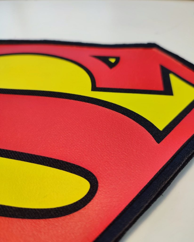 naszywka z dwukolorową folią flex Celpro superman